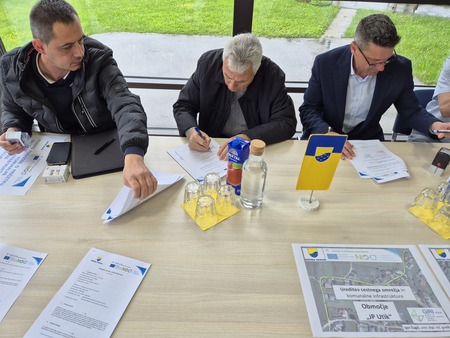 Podpis pogodbe (foto: NSG)
